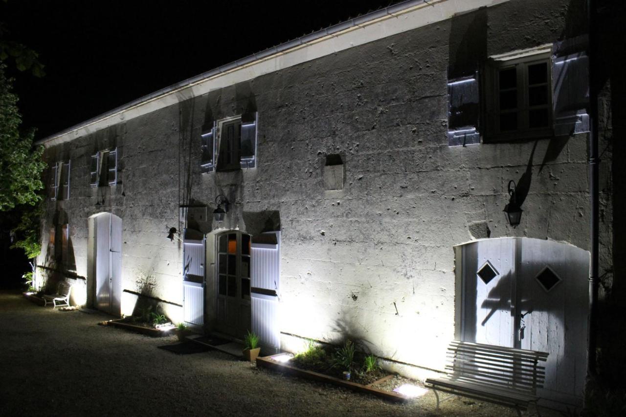 Chambres D'Hotes - Les Bujours Saint-Georges-des-Côteaux Kültér fotó