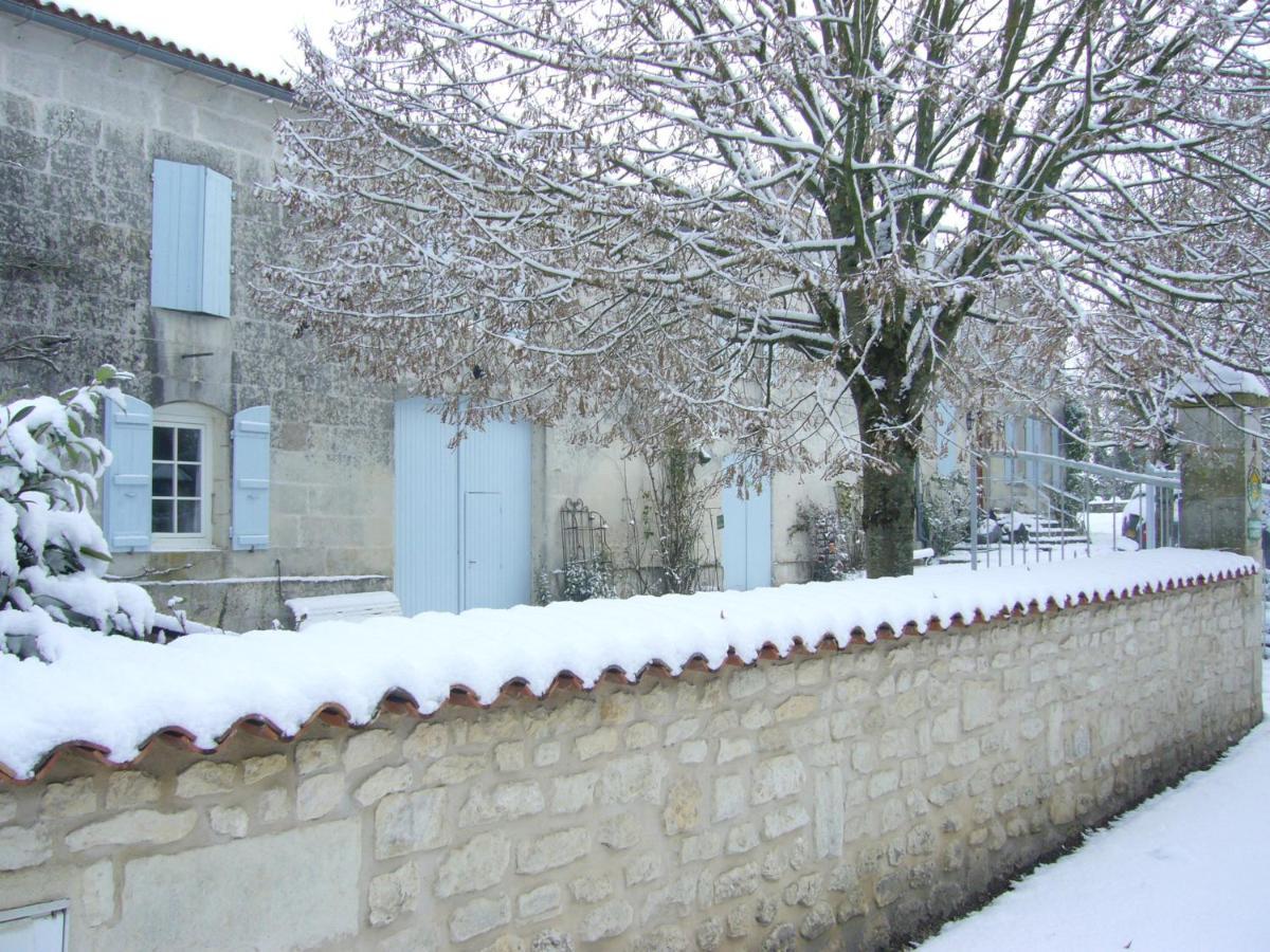 Chambres D'Hotes - Les Bujours Saint-Georges-des-Côteaux Kültér fotó