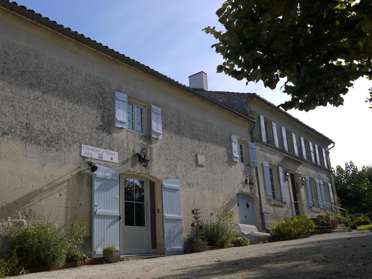 Chambres D'Hotes - Les Bujours Saint-Georges-des-Côteaux Kültér fotó